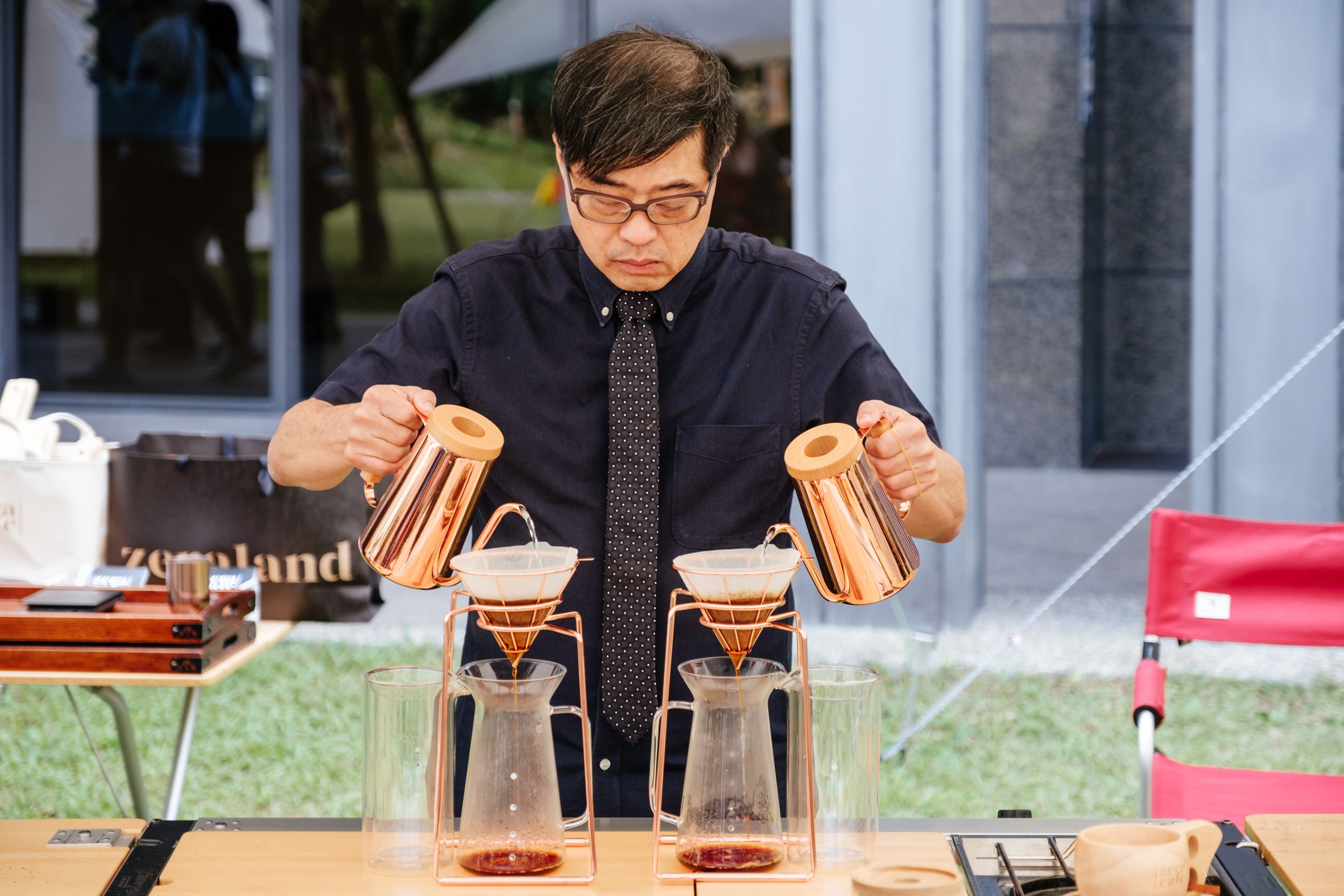 鄭超人手沖咖啡