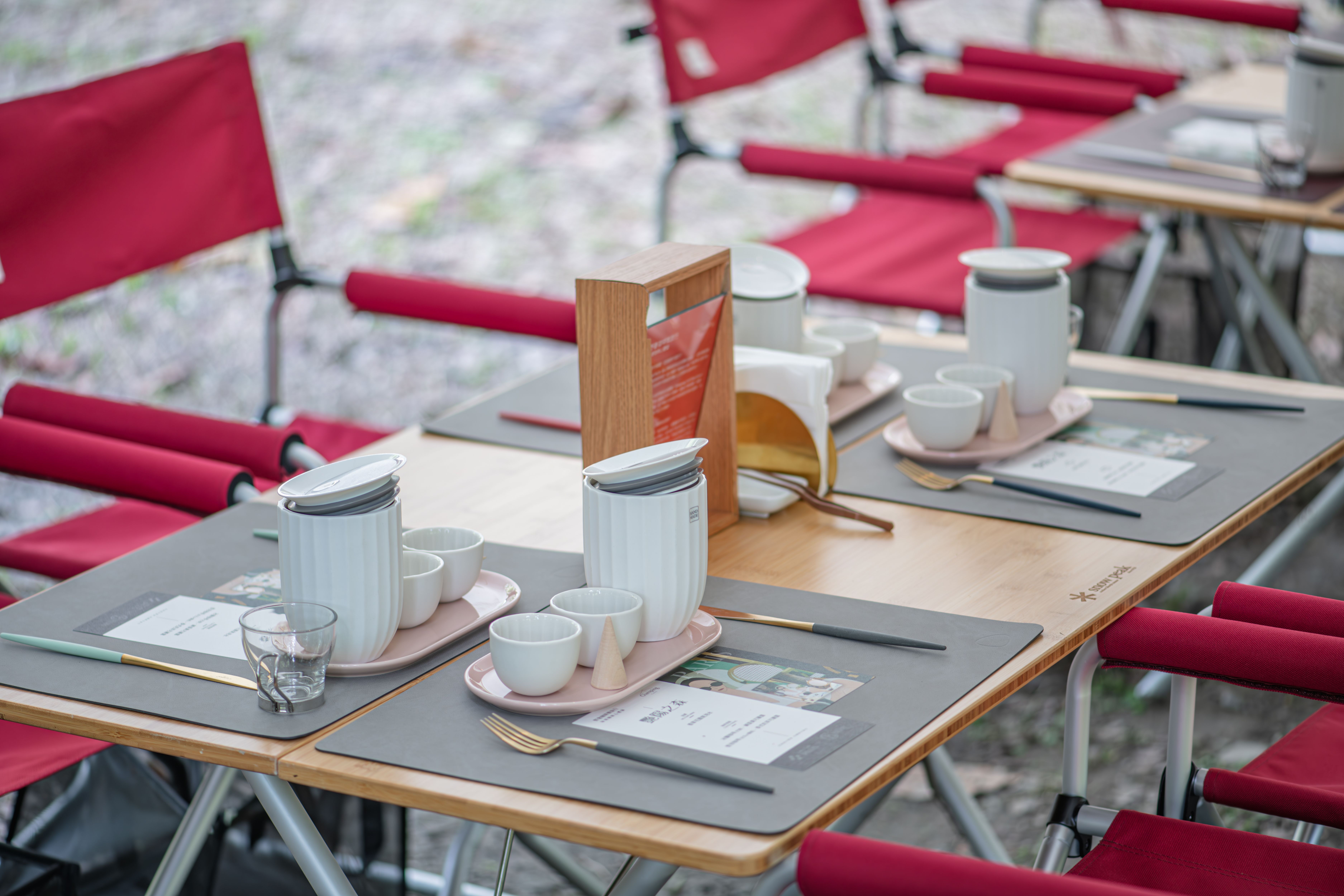 let's cafe plus bemo cafe