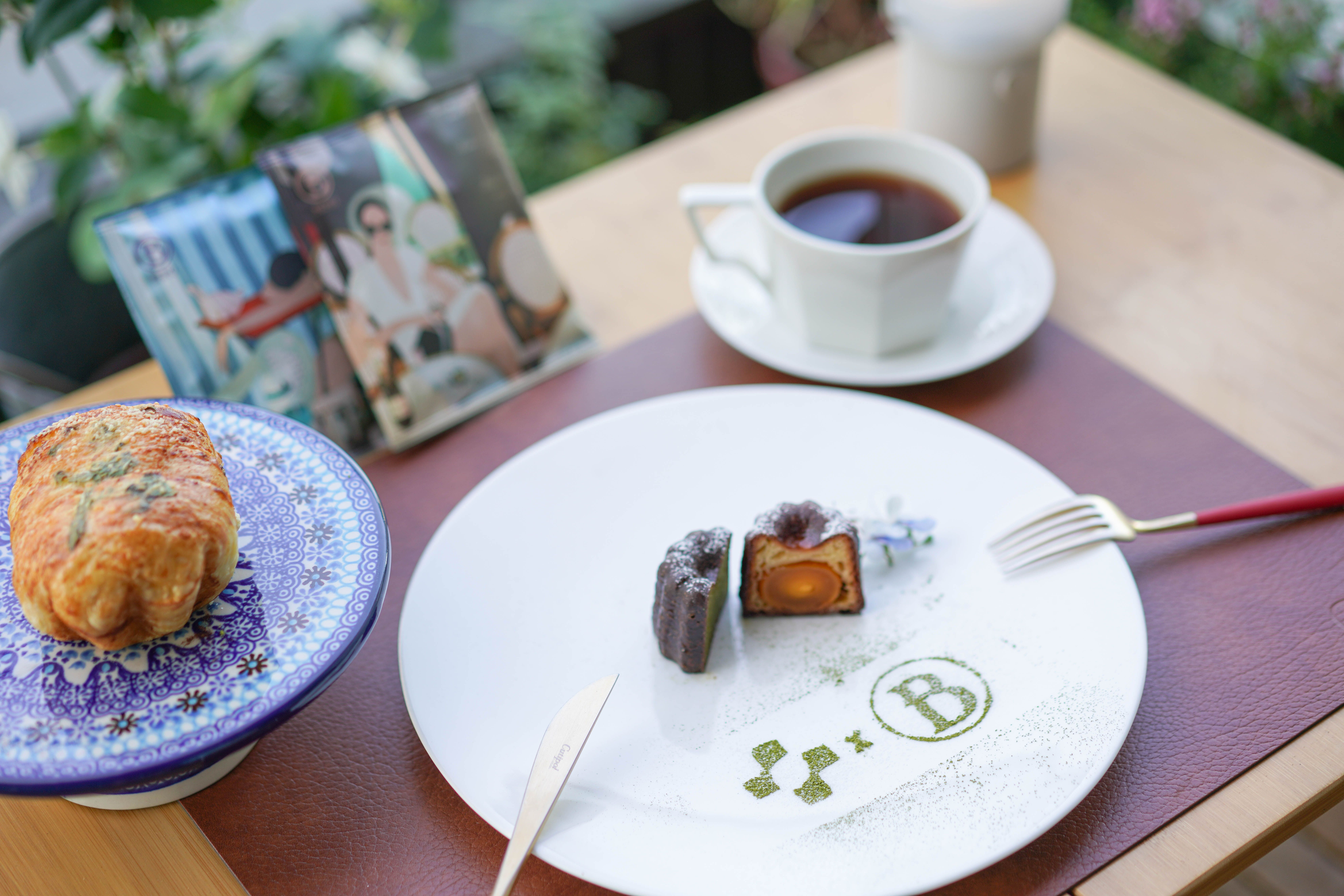 let's cafe plus bemo cafe